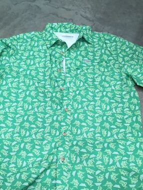 Columbia Green Short-Sleeve Printed Button-Down Shirt
